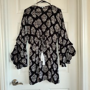 Blue Island Black White Beach Swim Cover Medium